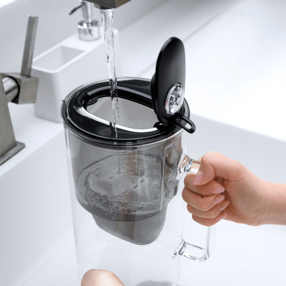 Caraffa filtrante in vetro nero AQUAPHOR Glass + 6 cartucce Maxfor+| Kit acqua filtrata fino a 1400 L
