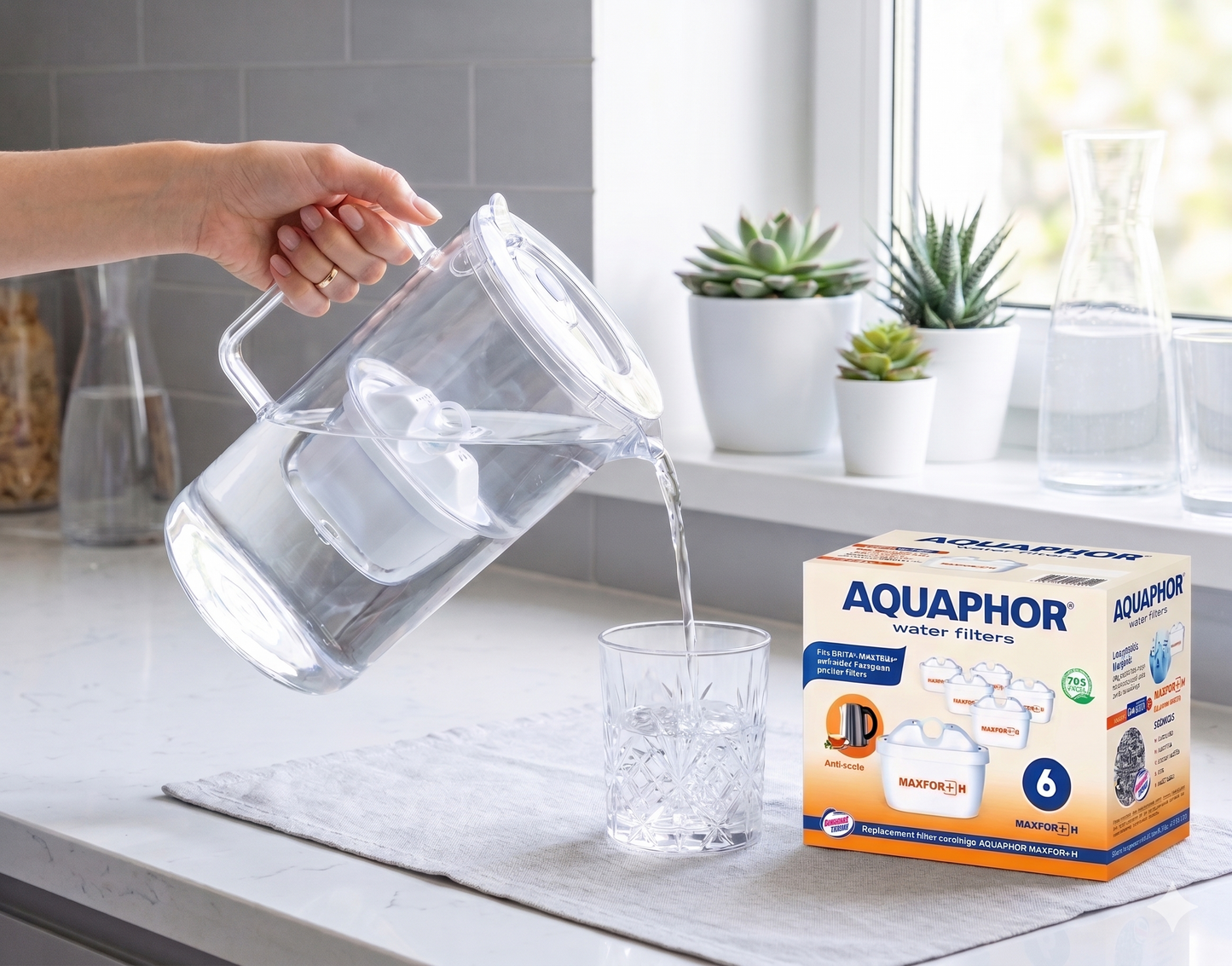 Caraffa filtrante in vetro bianco AQUAPHOR Glass + 6 cartucce Maxfor+H | Kit acqua filtrata anticalcare fino a 1400 L